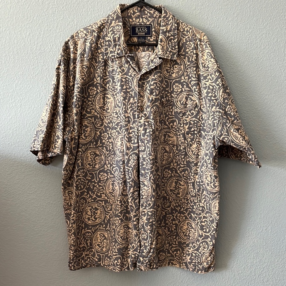 Bass vintage cotton patterned men’s shirt size XL, short sleeved- Father…